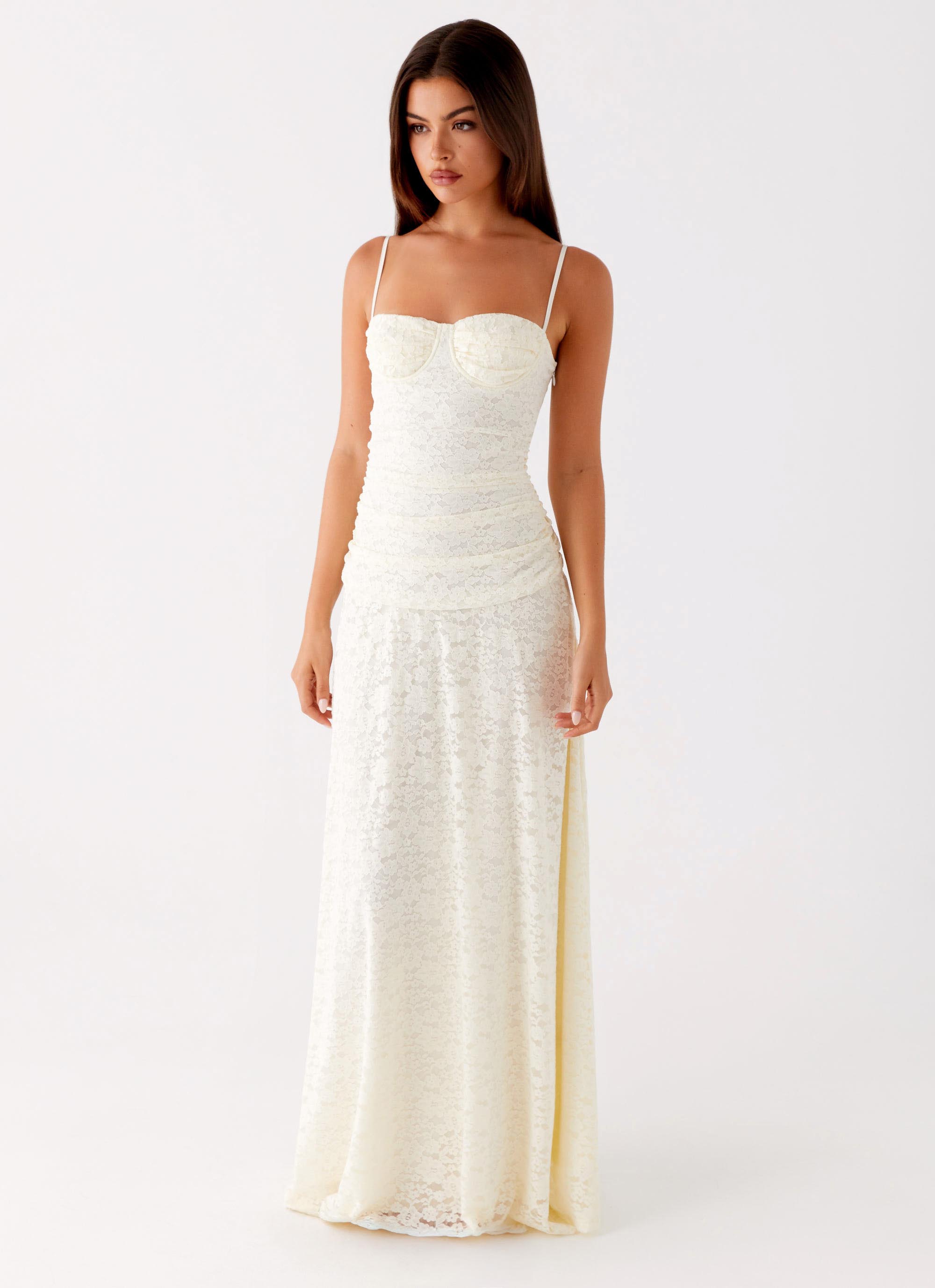 Elegant White Maxi Dress with Lace Sweetheart Neckline