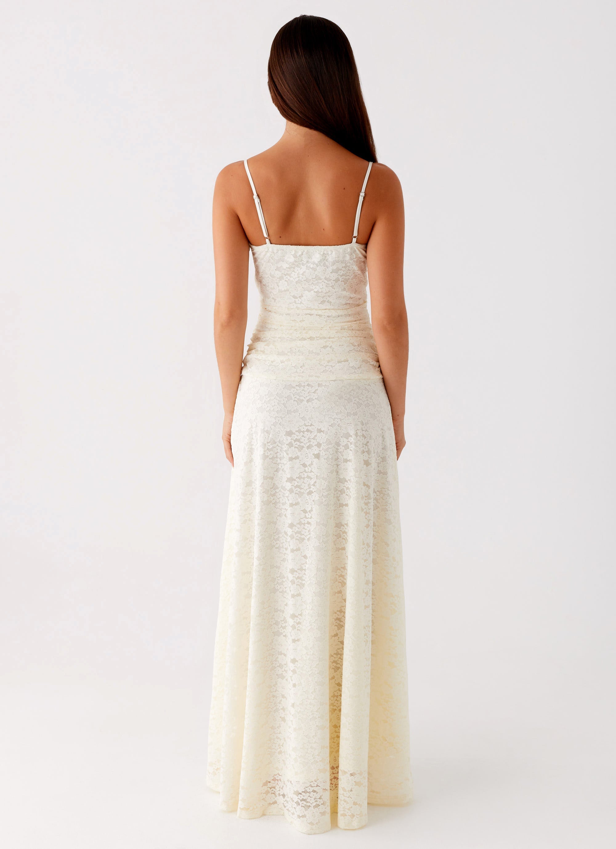 Elegant White Maxi Dress with Lace Sweetheart Neckline
