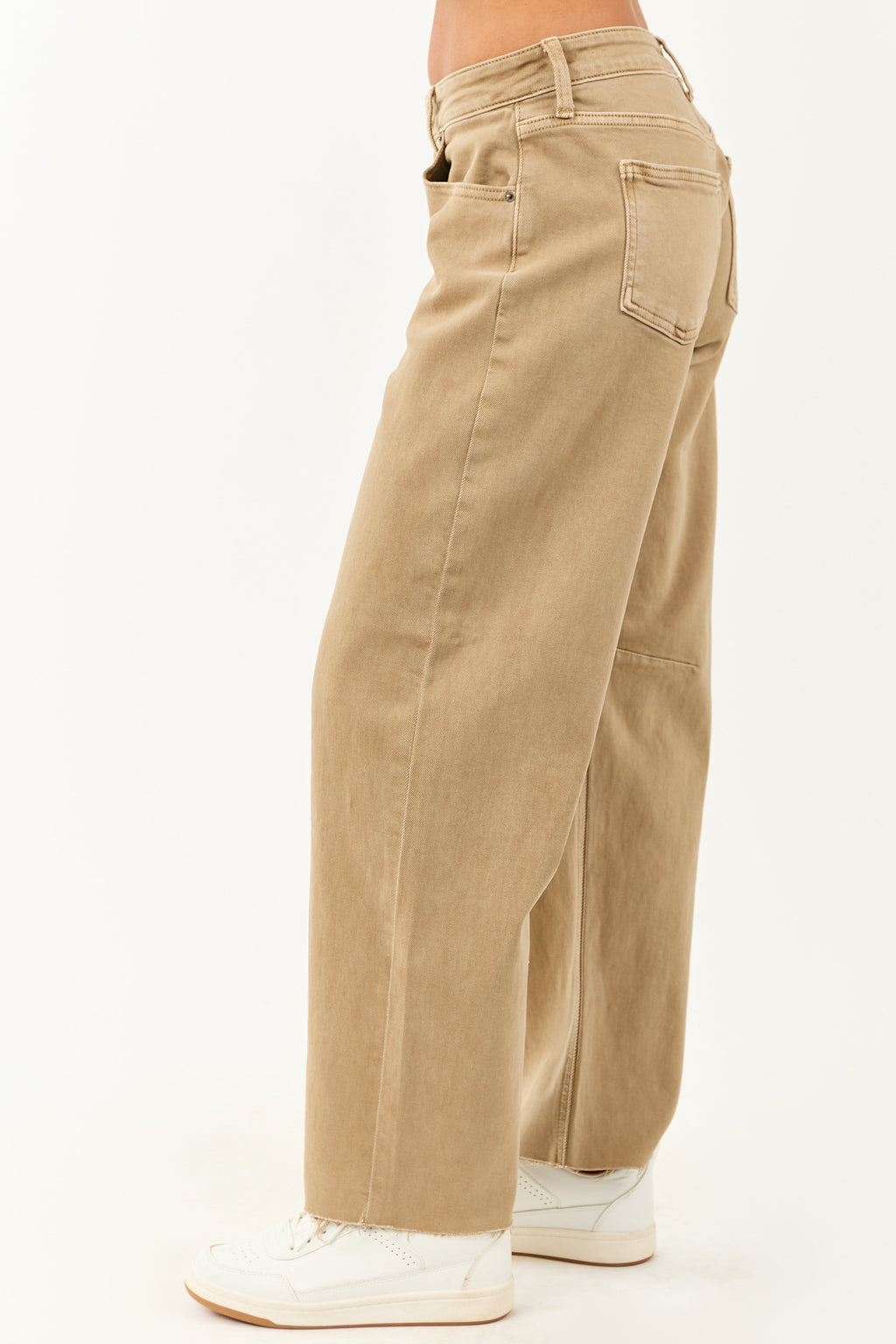 Mid Rise Barrel Jeans – Raw Hem Design with Roomy Fit