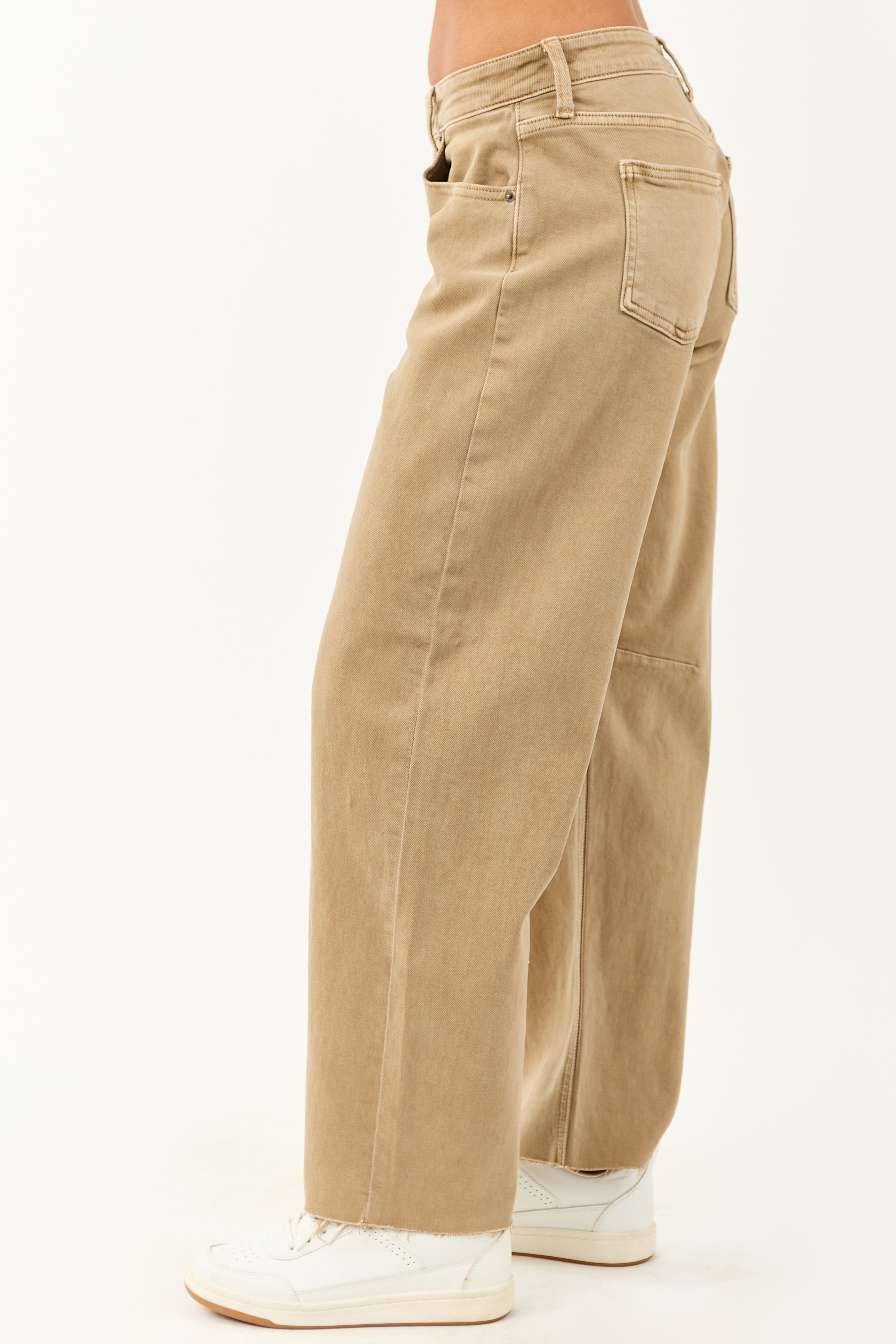 Mid Rise Barrel Jeans – Raw Hem Design with Roomy Fit