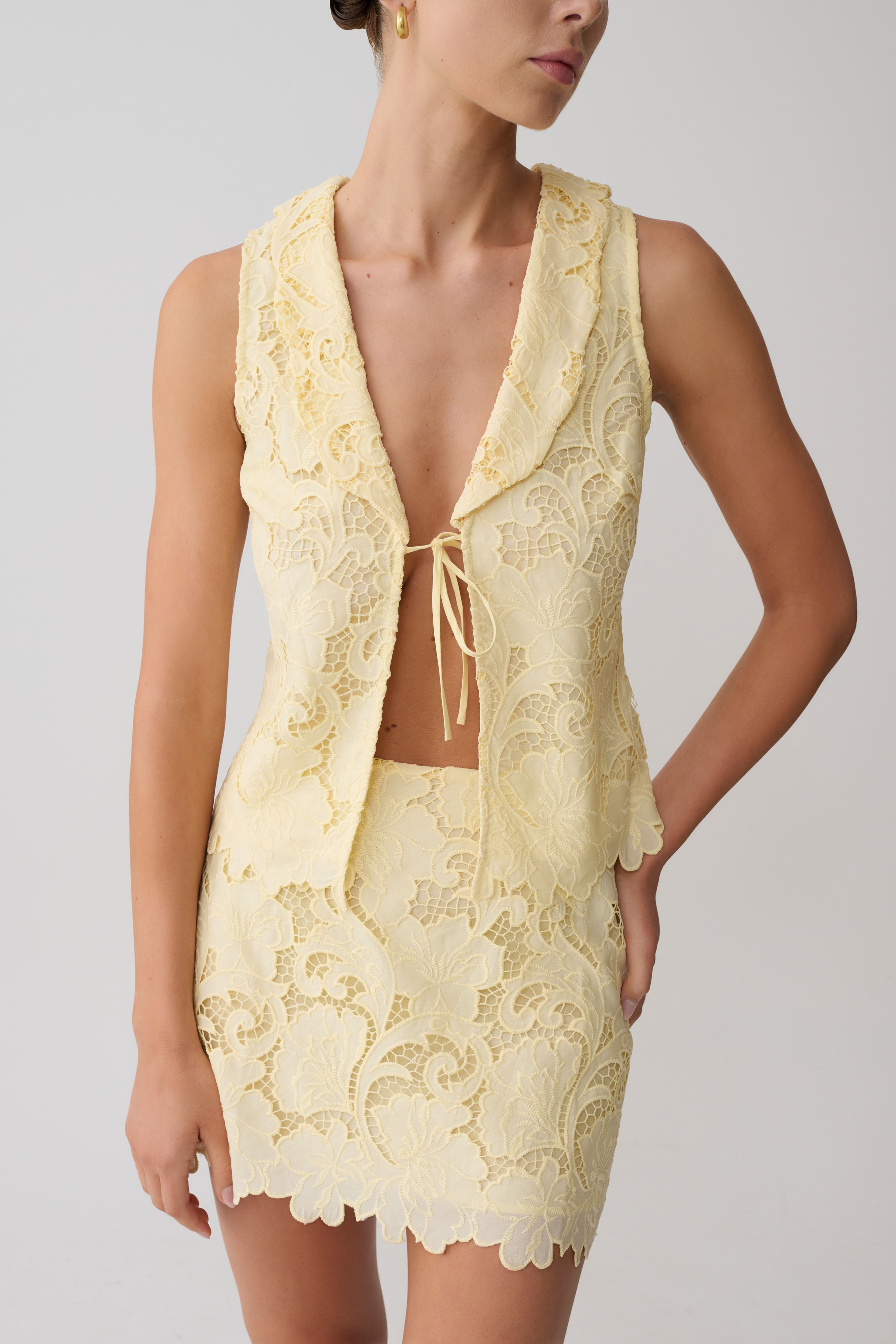 Tessa Broderie Tie Front Sleeveless Top - Lemon